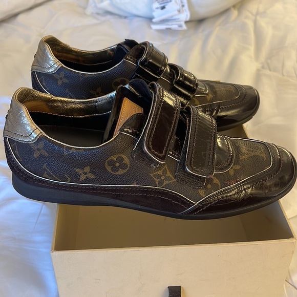 I’m selling Vintage Louis Vuitton shoes - Picture 6 of 6